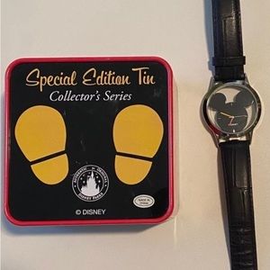 Disney Mickey Mouse Watch Special Edition Collector's Series *NEW* From Japan